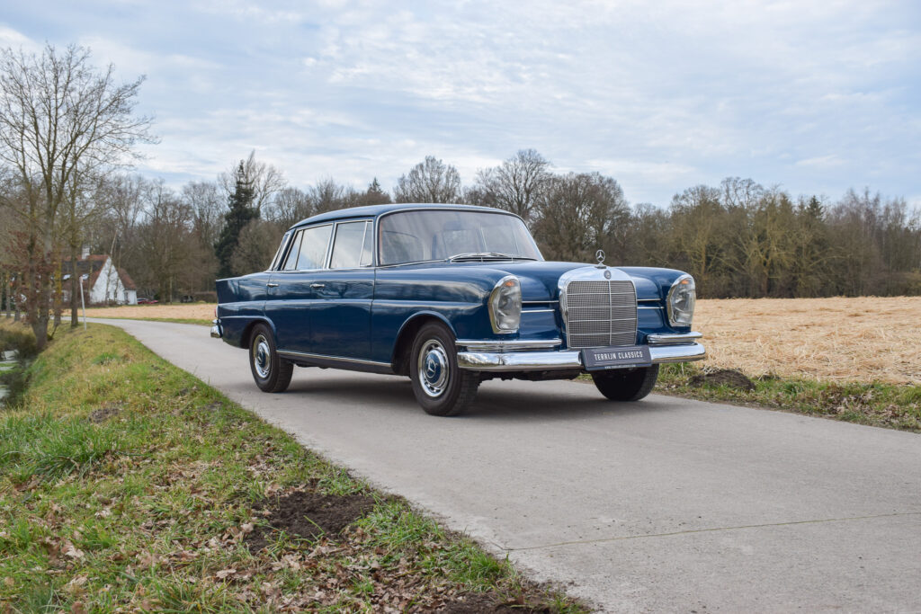 Mercedes-Benz W111 220 te koop.